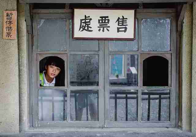 鉴黄师免费观看AI辅助系统实际表现评估｜审核员培训课程标准仍需人工配合